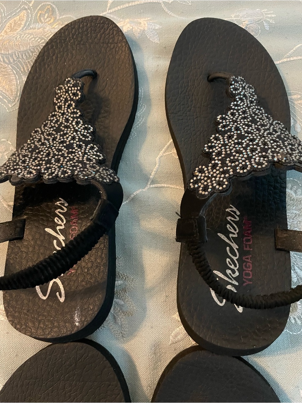 Two Pair Skechers Women's Jeweled Thong Sandals - Picture 3 of 7